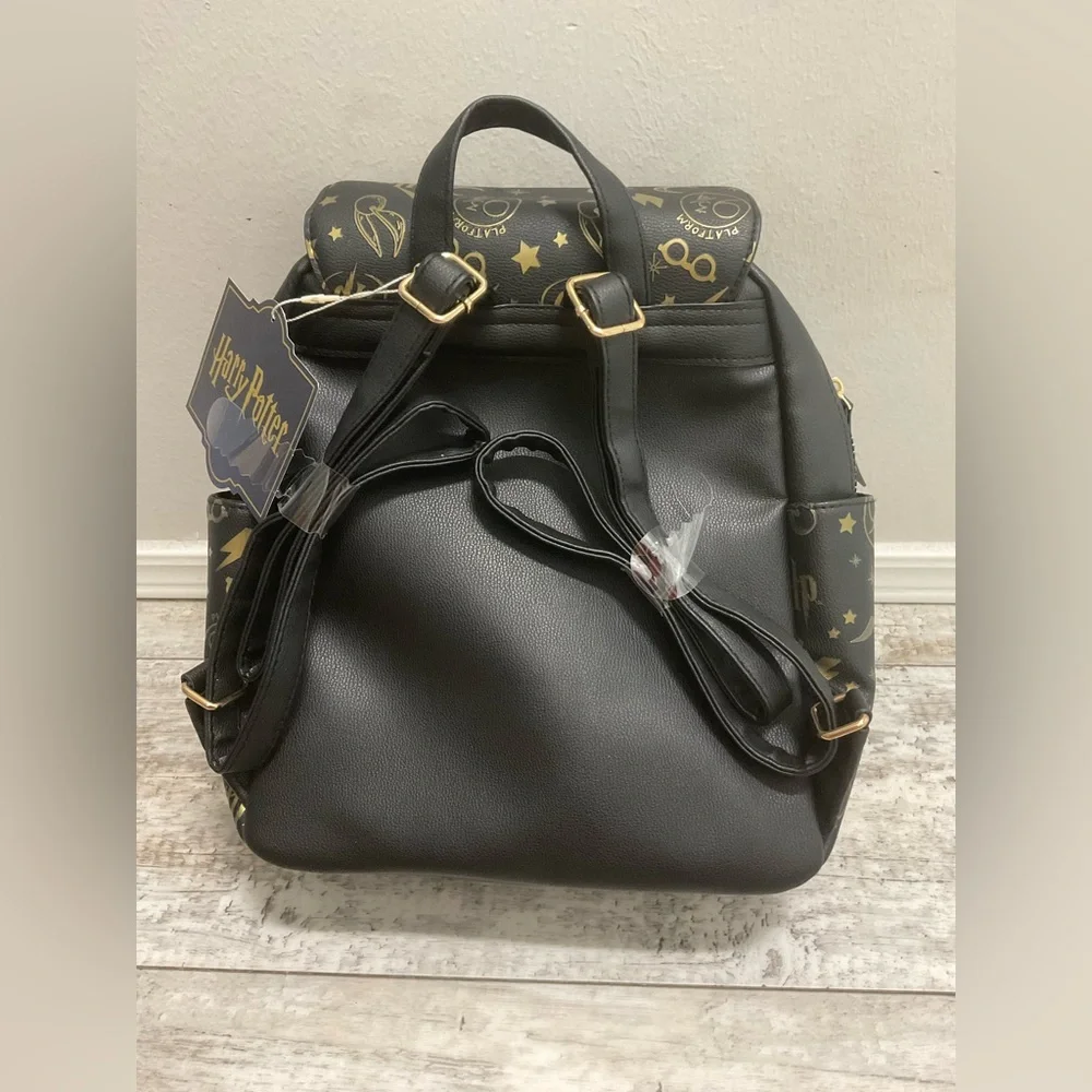 NWT Harry potter backpack, phone crossbody bag, and mini wallet - Picture 8 of 10